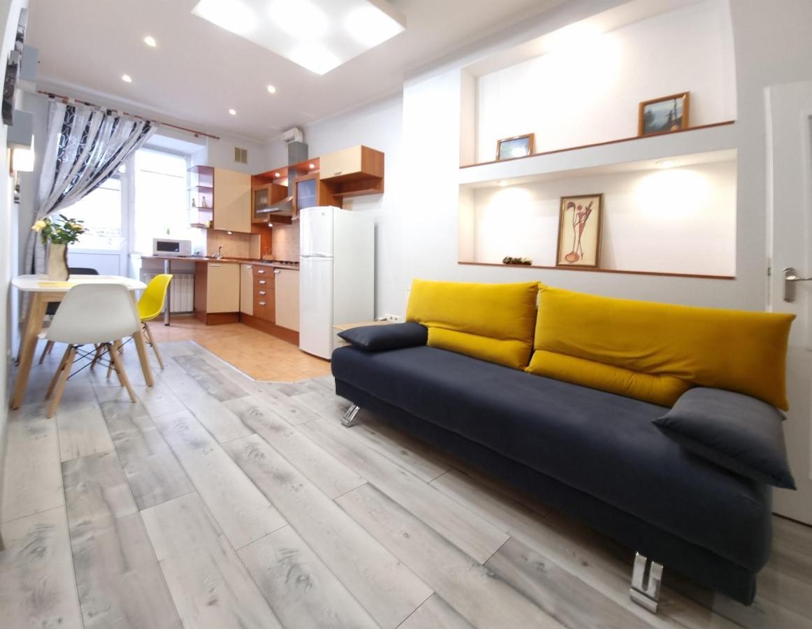 Home Hotel Apartments On Kontraktova Ploshcha Kiev Exterior foto
