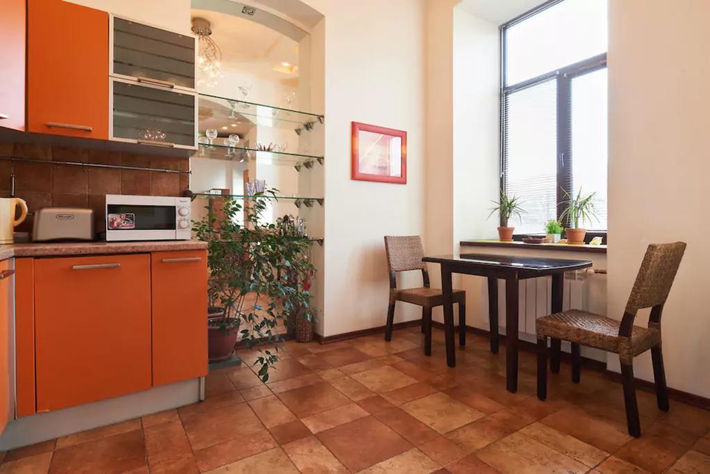 Home Hotel Apartments On Kontraktova Ploshcha Kiev Exterior foto